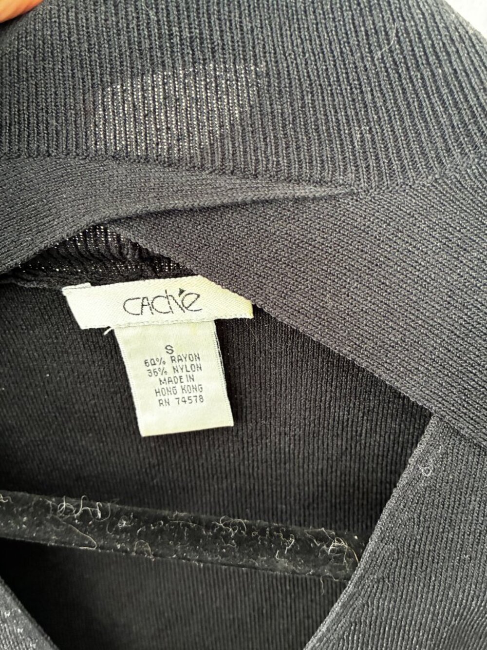 Cache Black Top - Picture 5 of 5